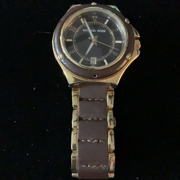 Michael Kors watch goldtone and leather band - Picture 2 of 7